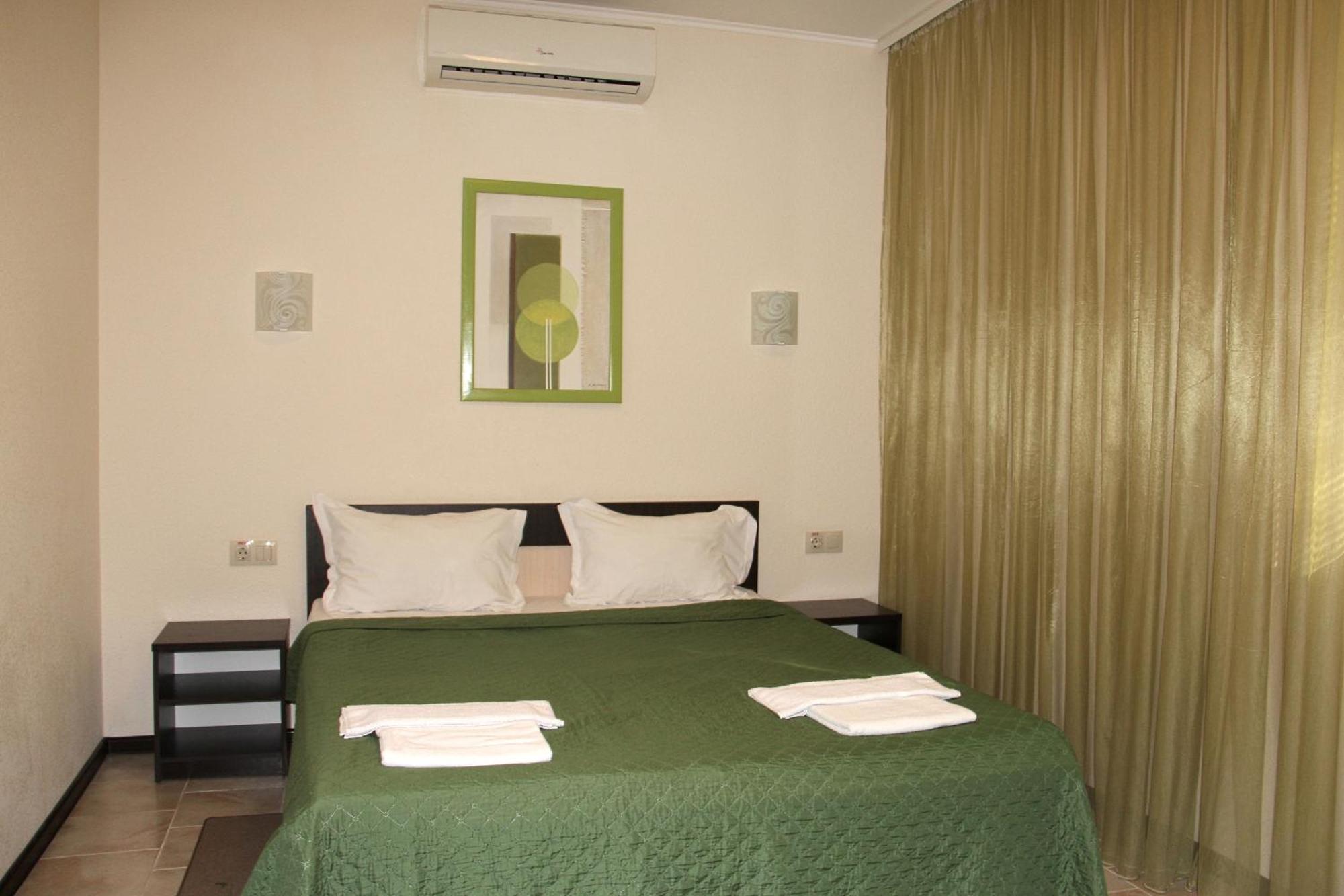 Breeze Hotel Одеса Екстериор снимка